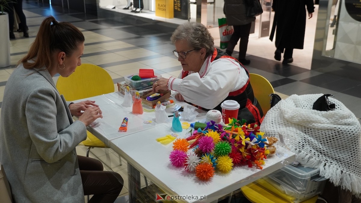 Folklor kurpiowski i świąteczna profilaktyka. Wydarzenie mikołajkowe w Ostrołęce!  [29.11.2025] - zdjęcie #24 - eOstroleka.pl