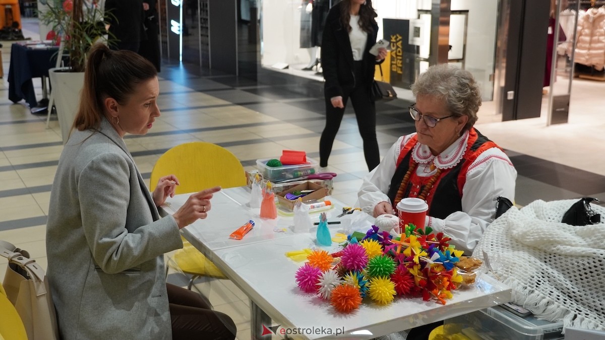 Folklor kurpiowski i świąteczna profilaktyka. Wydarzenie mikołajkowe w Ostrołęce!  [29.11.2025] - zdjęcie #19 - eOstroleka.pl