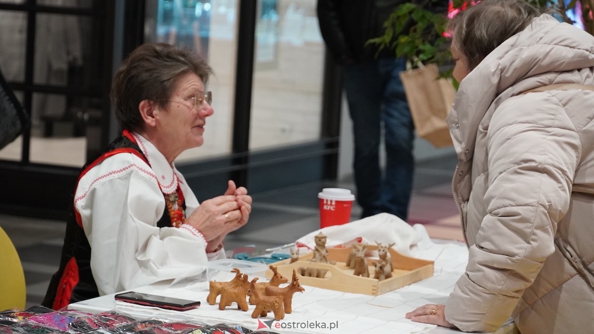 Folklor kurpiowski i świąteczna profilaktyka. Wydarzenie mikołajkowe w Ostrołęce!  [29.11.2025] - zdjęcie #12 - eOstroleka.pl