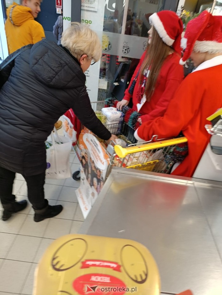 Zakończyła się Świąteczna Zbiórka Żywności 2025 w Ostrołęce i powiecie! Imponujący wynik! [29.11.2025] - zdjęcie #36 - eOstroleka.pl