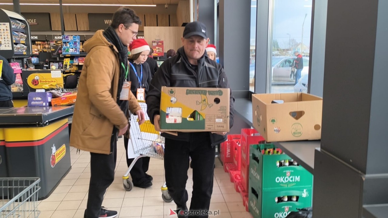 Zakończyła się Świąteczna Zbiórka Żywności 2025 w Ostrołęce i powiecie! Imponujący wynik! [29.11.2025] - zdjęcie #16 - eOstroleka.pl