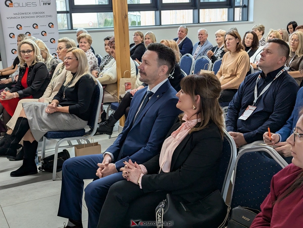 V Forum Kół Gospodyń Wiejskich Północno-Wschodniego Mazowsza w Rzekuniu [29.11.2025] - zdjęcie #54 - eOstroleka.pl