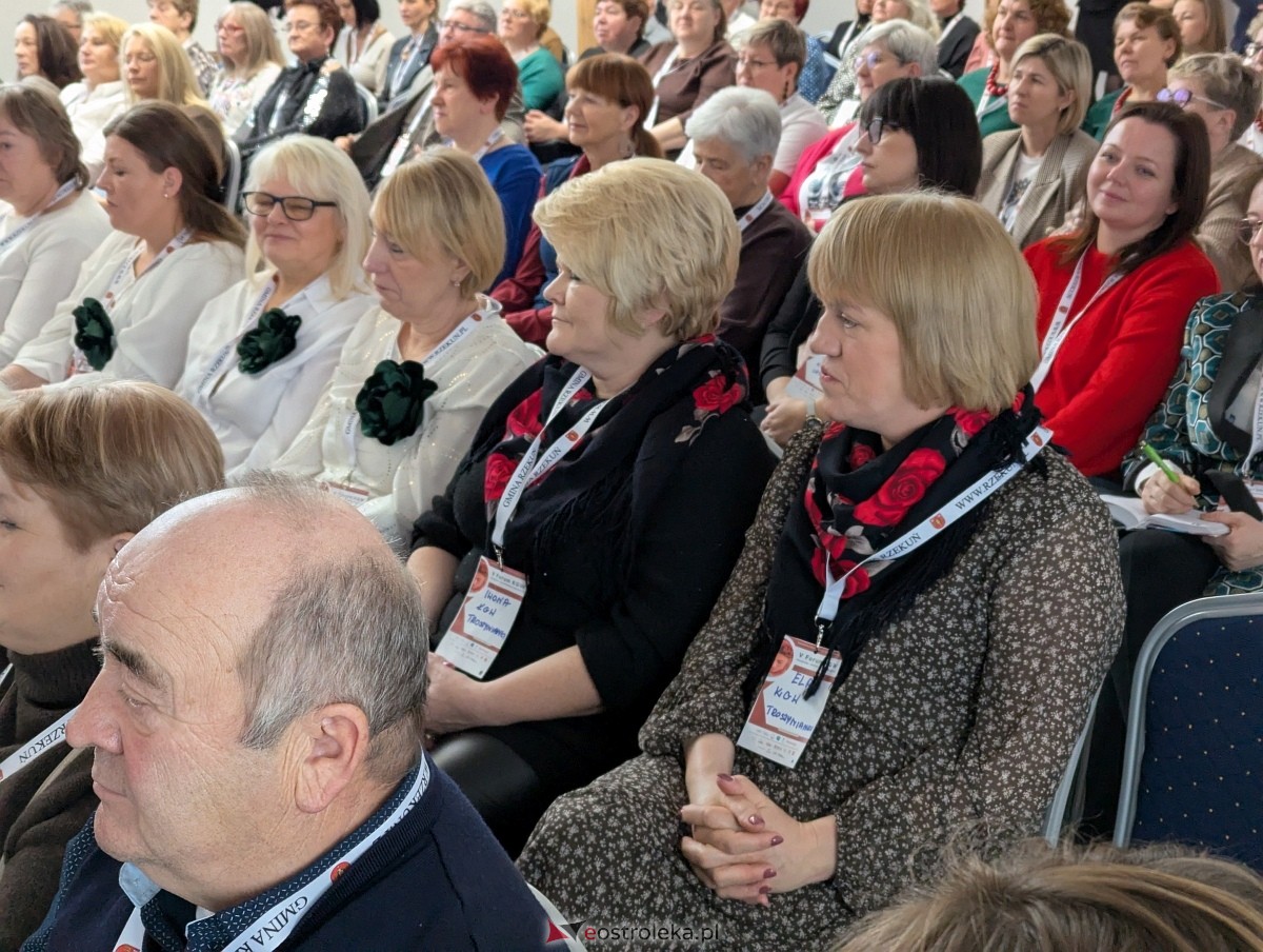 V Forum Kół Gospodyń Wiejskich Północno-Wschodniego Mazowsza w Rzekuniu [29.11.2025] - zdjęcie #50 - eOstroleka.pl