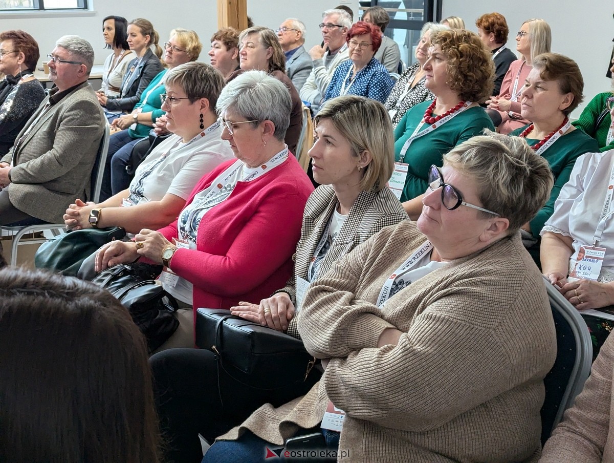 V Forum Kół Gospodyń Wiejskich Północno-Wschodniego Mazowsza w Rzekuniu [29.11.2025] - zdjęcie #45 - eOstroleka.pl