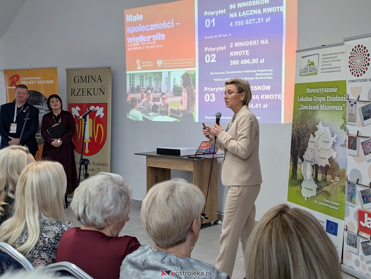 V Forum Kół Gospodyń Wiejskich Północno-Wschodniego Mazowsza w Rzekuniu [29.11.2025] - zdjęcie #15 - eOstroleka.pl