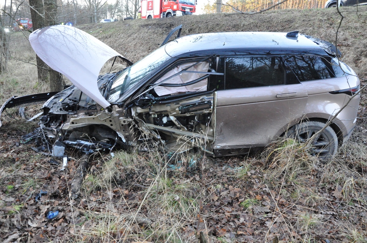 Wypadek w Kamieńczyku na DK-62 p01.12.2025] - zdjęcie #6 - eOstroleka.pl