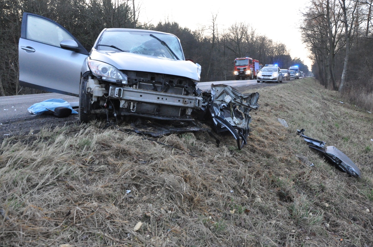 Wypadek w Kamieńczyku na DK-62 p01.12.2025] - zdjęcie #4 - eOstroleka.pl