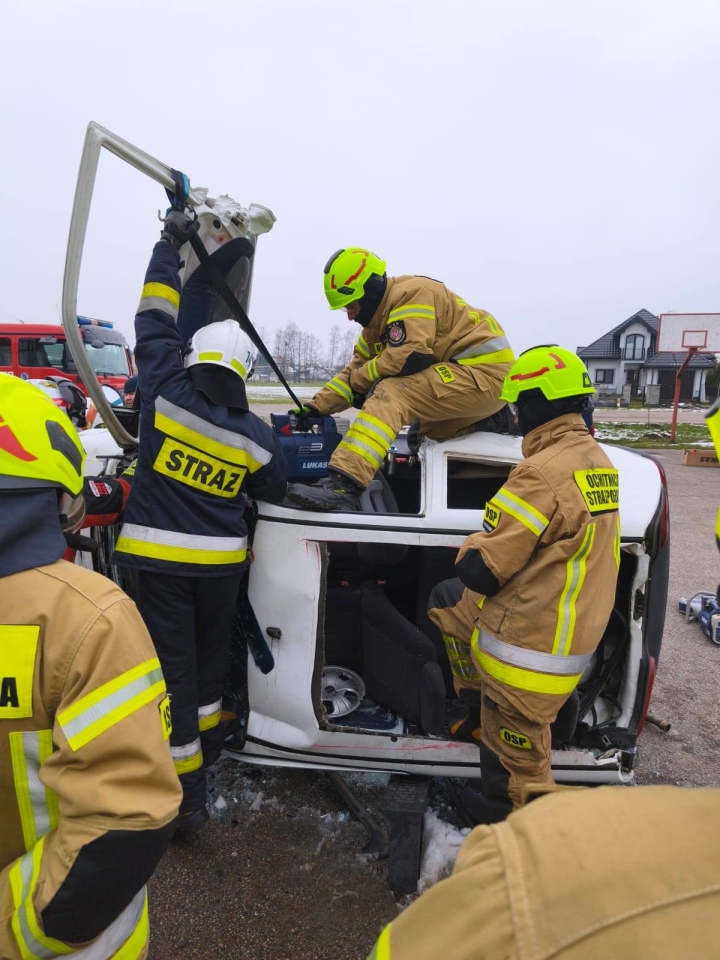 Akademia Fire-Max  w Osp Olszewo-Borki [1.12.2025] - zdjęcie #36 - eOstroleka.pl