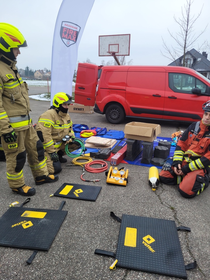 Akademia Fire-Max  w Osp Olszewo-Borki [1.12.2025] - zdjęcie #22 - eOstroleka.pl