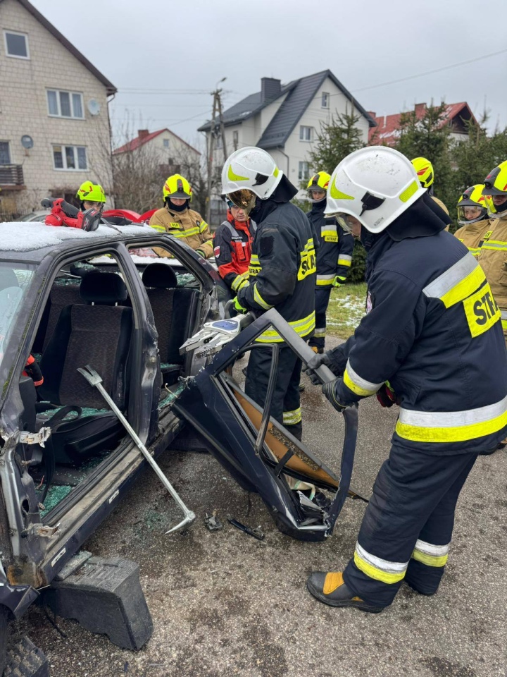 Akademia Fire-Max  w Osp Olszewo-Borki [1.12.2025] - zdjęcie #20 - eOstroleka.pl