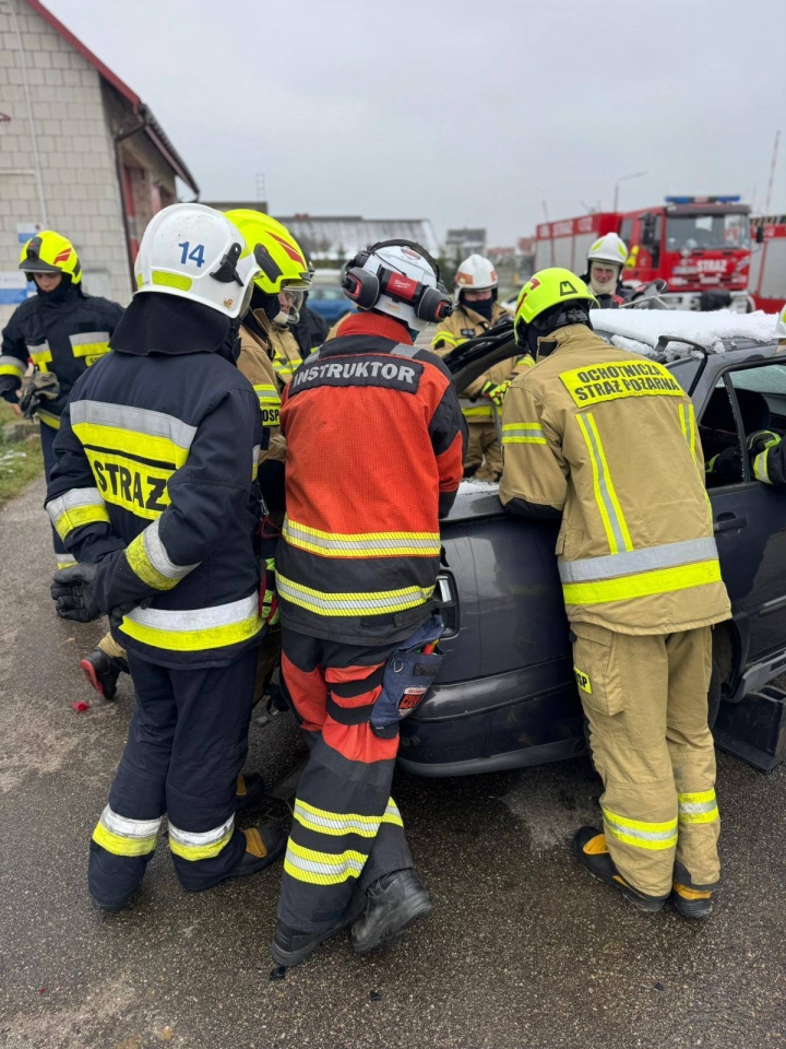 Akademia Fire-Max  w Osp Olszewo-Borki [1.12.2025] - zdjęcie #17 - eOstroleka.pl