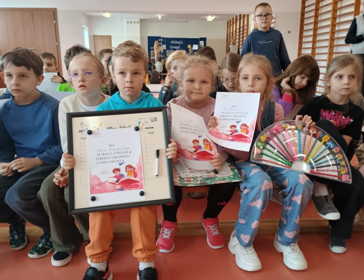 Konkurs szkolny poświęcony twórczości Janiny Anny Krzyżewskiej [03.12.2025] - zdjęcie #6 - eOstroleka.pl