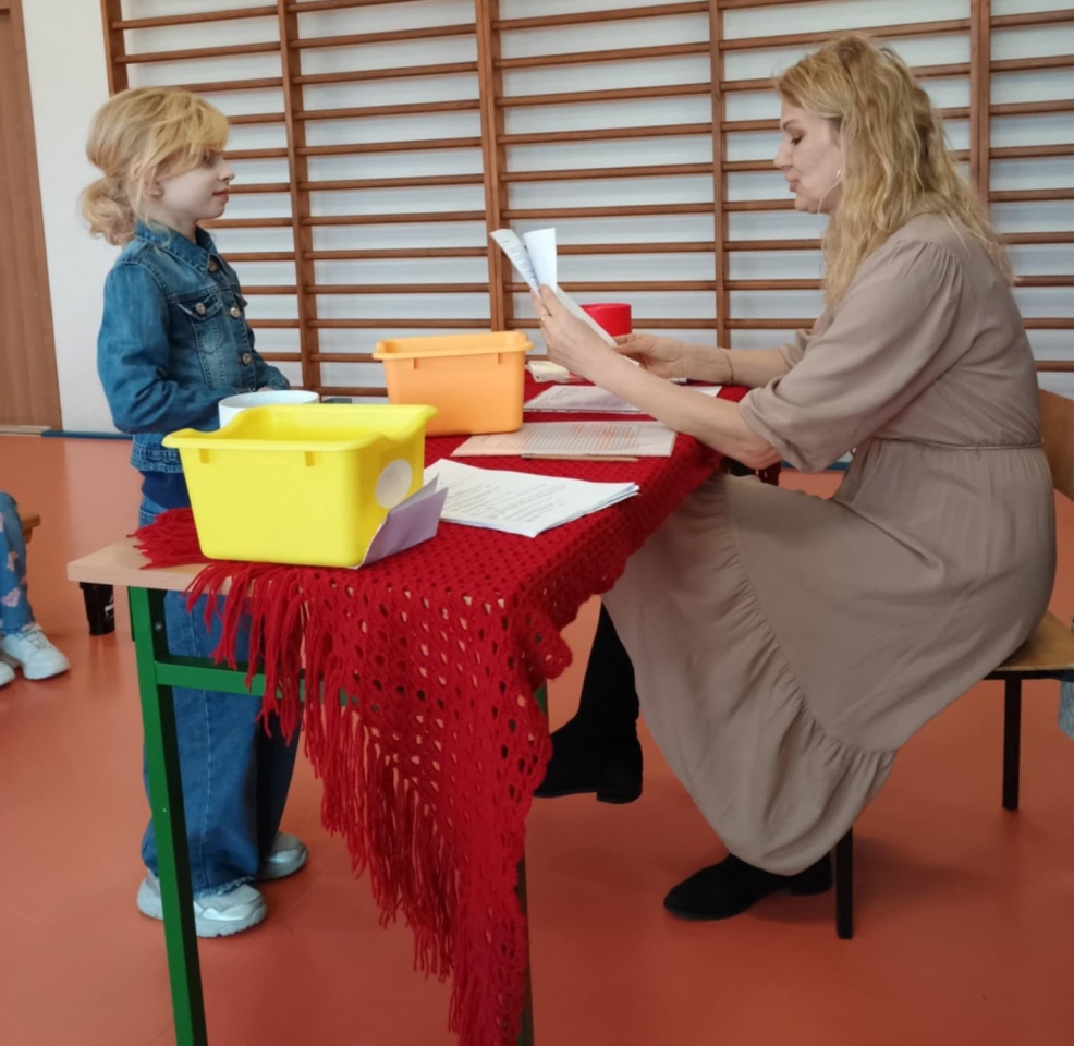 Konkurs szkolny poświęcony twórczości Janiny Anny Krzyżewskiej [03.12.2025] - zdjęcie #5 - eOstroleka.pl