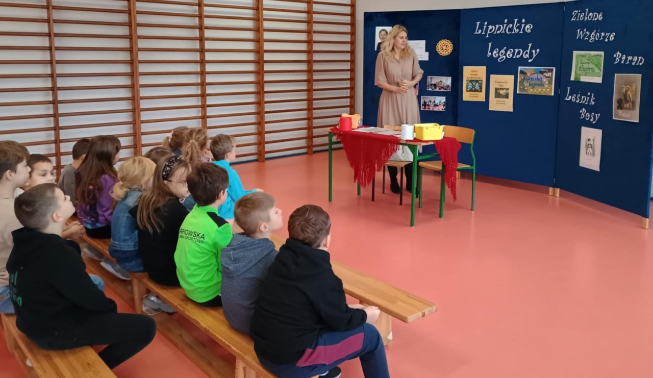 Konkurs szkolny poświęcony twórczości Janiny Anny Krzyżewskiej [03.12.2025] - zdjęcie #1 - eOstroleka.pl