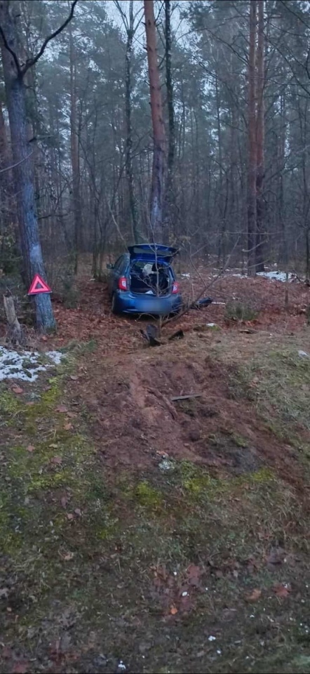 Wypadek w miejscowości Ulaski w powiecie makowskim [03.12.2025] - zdjęcie #1 - eOstroleka.pl