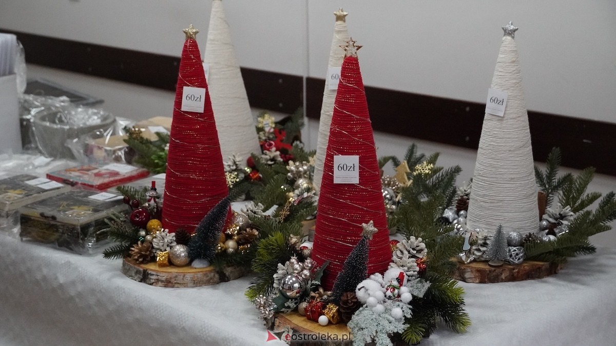 Sukces świątecznego kiermaszu Motylków! Wyjątkowy dzień, wyjątkowa akcja  [3.12.2025] - zdjęcie #35 - eOstroleka.pl