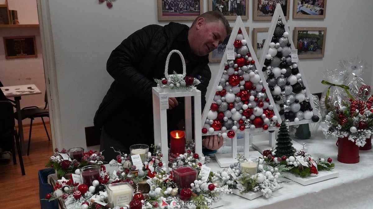 Sukces świątecznego kiermaszu Motylków! Wyjątkowy dzień, wyjątkowa akcja  [3.12.2025] - zdjęcie #33 - eOstroleka.pl