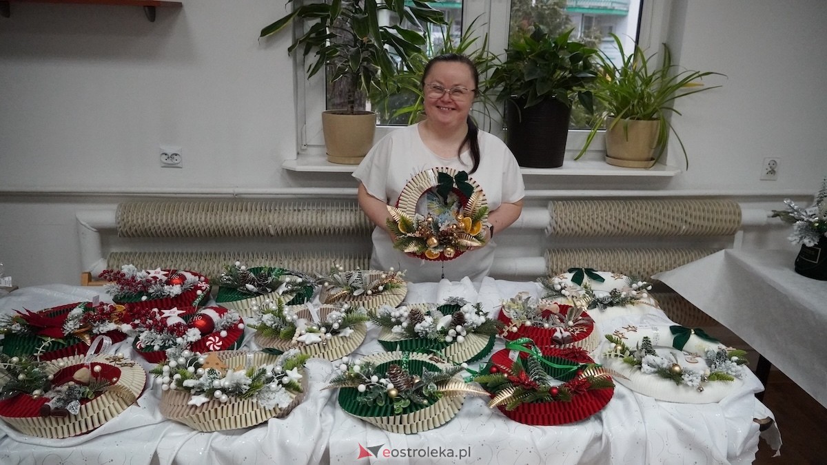 Sukces świątecznego kiermaszu Motylków! Wyjątkowy dzień, wyjątkowa akcja  [3.12.2025] - zdjęcie #17 - eOstroleka.pl