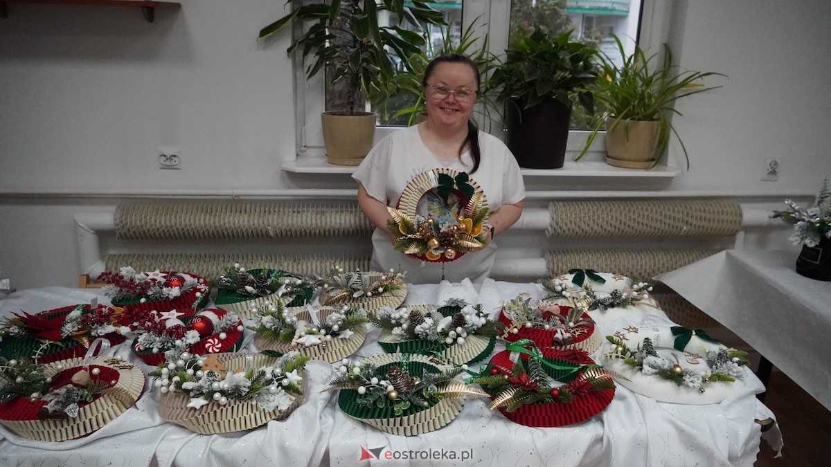 Sukces świątecznego kiermaszu Motylków! Wyjątkowy dzień, wyjątkowa akcja  [3.12.2025] - zdjęcie #16 - eOstroleka.pl