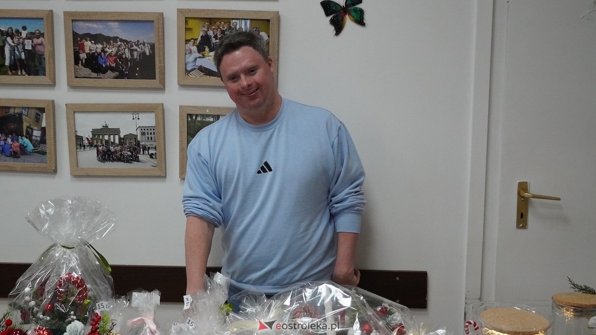 Sukces świątecznego kiermaszu Motylków! Wyjątkowy dzień, wyjątkowa akcja  [3.12.2025] - zdjęcie #14 - eOstroleka.pl