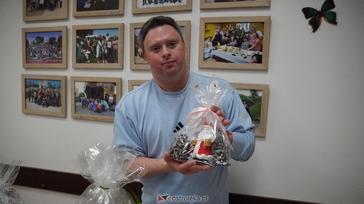Sukces świątecznego kiermaszu Motylków! Wyjątkowy dzień, wyjątkowa akcja  [3.12.2025] - zdjęcie #13 - eOstroleka.pl
