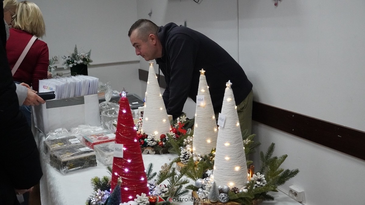 Sukces świątecznego kiermaszu Motylków! Wyjątkowy dzień, wyjątkowa akcja  [3.12.2025] - zdjęcie #12 - eOstroleka.pl