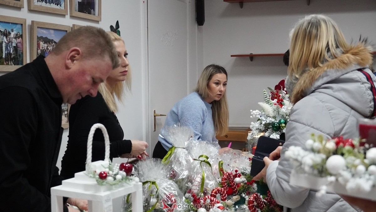 Sukces świątecznego kiermaszu Motylków! Wyjątkowy dzień, wyjątkowa akcja  [3.12.2025] - zdjęcie #4 - eOstroleka.pl