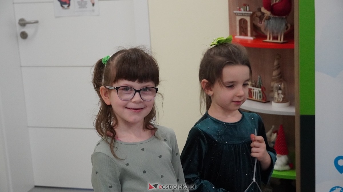 Kraina Radości udowadnia: segregacja może być muzyczna! Konkurs w Przedszkolu Miejskim nr 8 Przedszkolna Eko-Orkiestra [3.12.2025] - zdjęcie #58 - eOstroleka.pl
