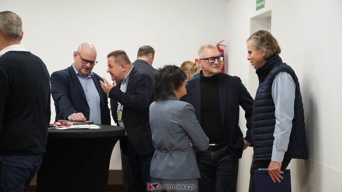 Ostrołęckie Forum Biznesowe z PAIH i BGK: Ostrołęka stawia na eksport.[03.12.2025] - zdjęcie #36 - eOstroleka.pl