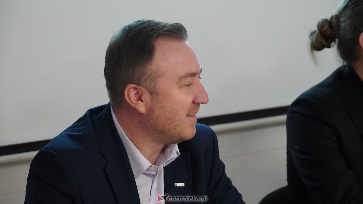 Ostrołęckie Forum Biznesowe z PAIH i BGK: Ostrołęka stawia na eksport.[03.12.2025] - zdjęcie #21 - eOstroleka.pl