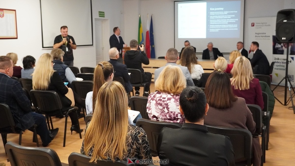 Ostrołęckie Forum Biznesowe z PAIH i BGK: Ostrołęka stawia na eksport.[03.12.2025] - zdjęcie #17 - eOstroleka.pl