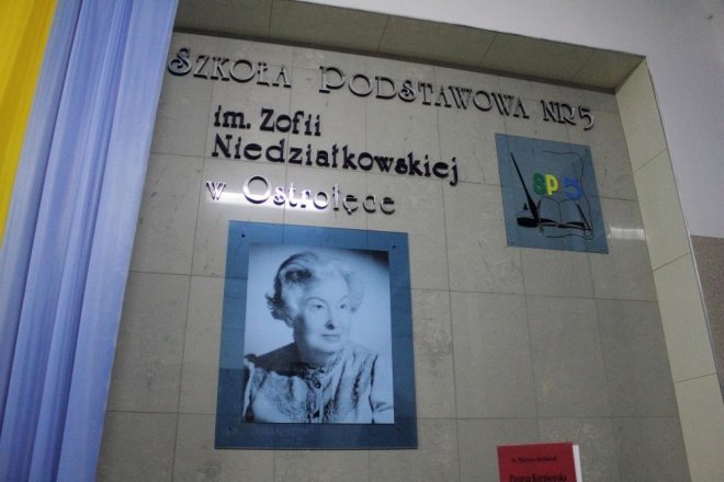 Wystawa rękodzieła kurpiowskiego - W hołdzie Zofii Niedziałkowskiej [04.11.2011] - zdjęcie #17 - eOstroleka.pl