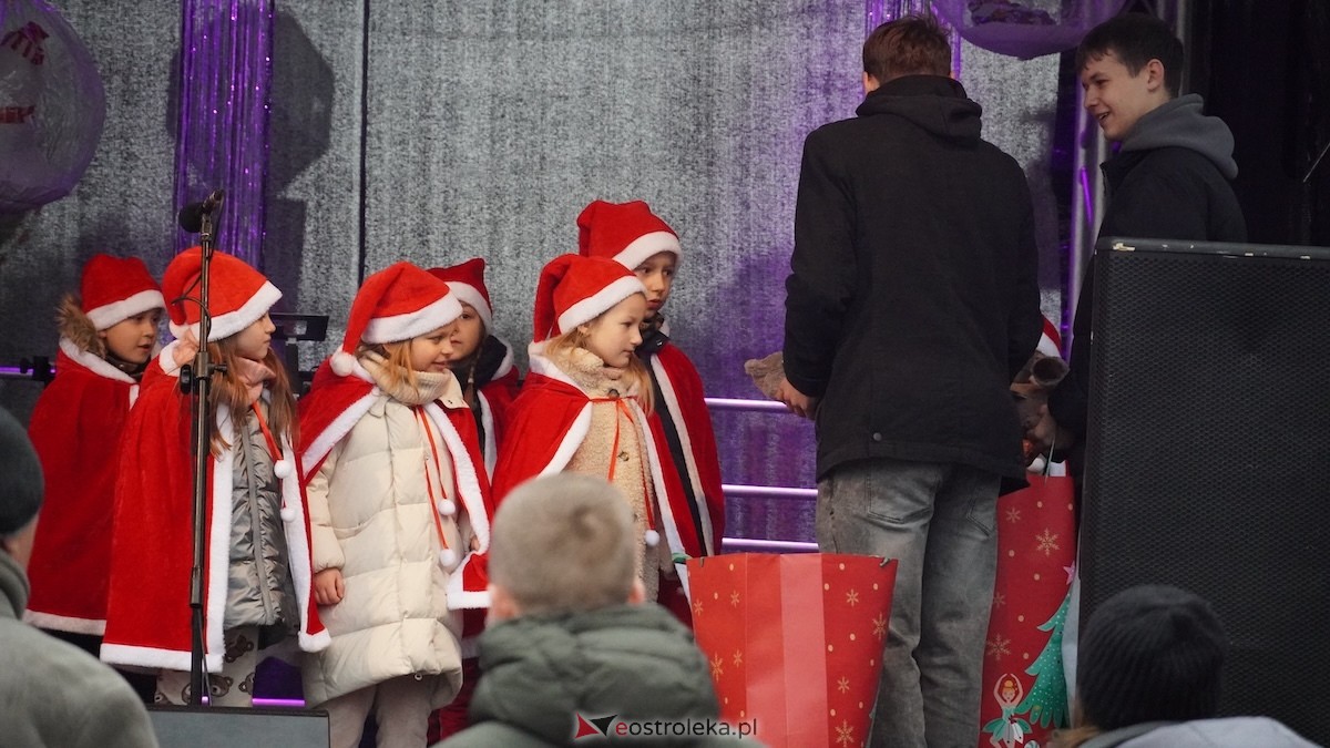 III Kurpiowski Jarmark Bożonarodzeniowy [4.12.2025] - zdjęcie #61 - eOstroleka.pl