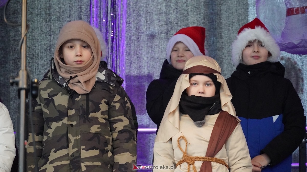 III Kurpiowski Jarmark Bożonarodzeniowy [4.12.2025] - zdjęcie #50 - eOstroleka.pl