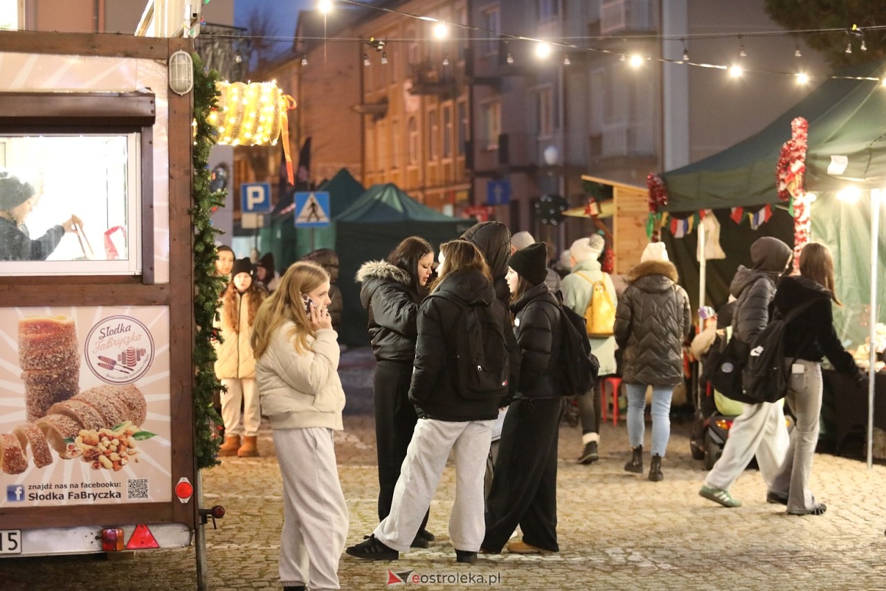 Jarmark Bożonarodzeniowy w Ostrołęce [4.12.2025] - zdjęcie #87 - eOstroleka.pl