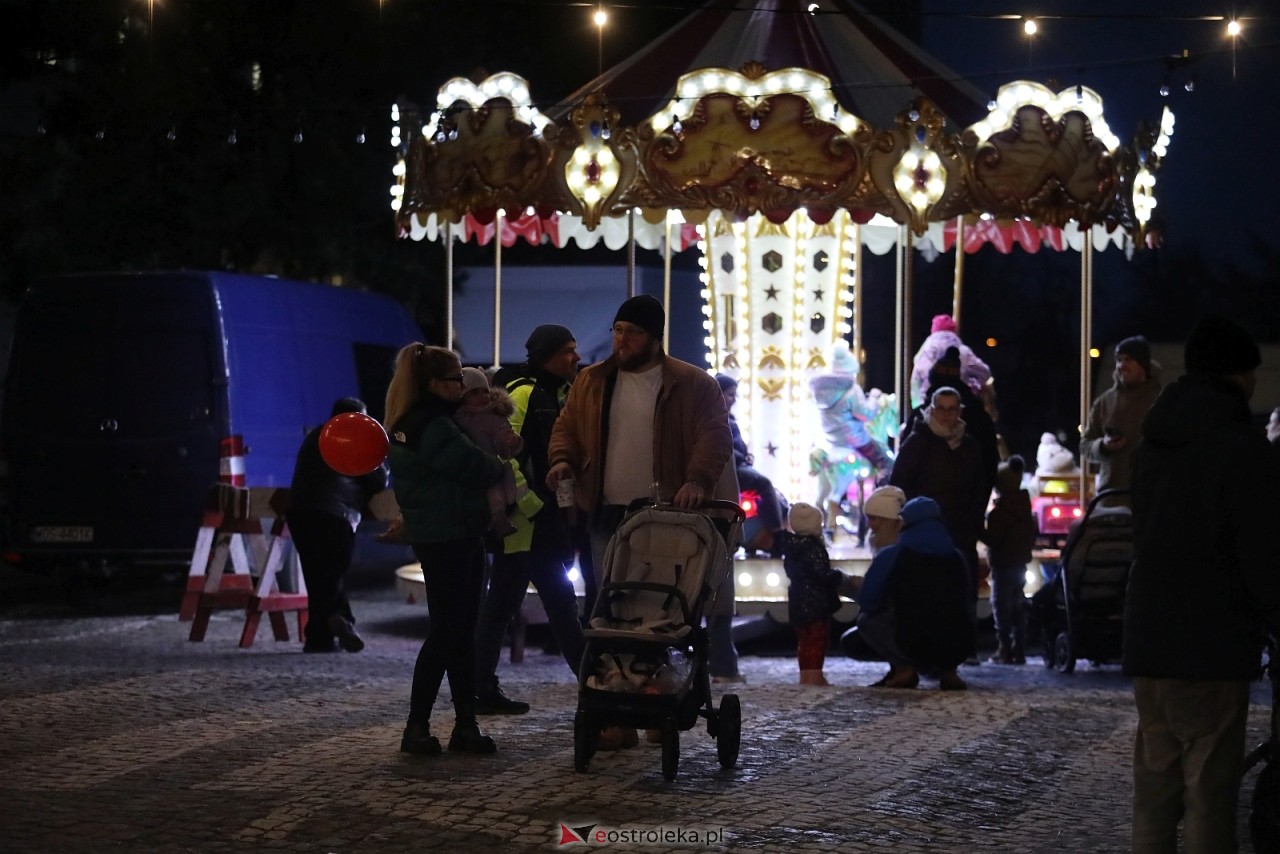 Jarmark Bożonarodzeniowy w Ostrołęce [4.12.2025] - zdjęcie #85 - eOstroleka.pl