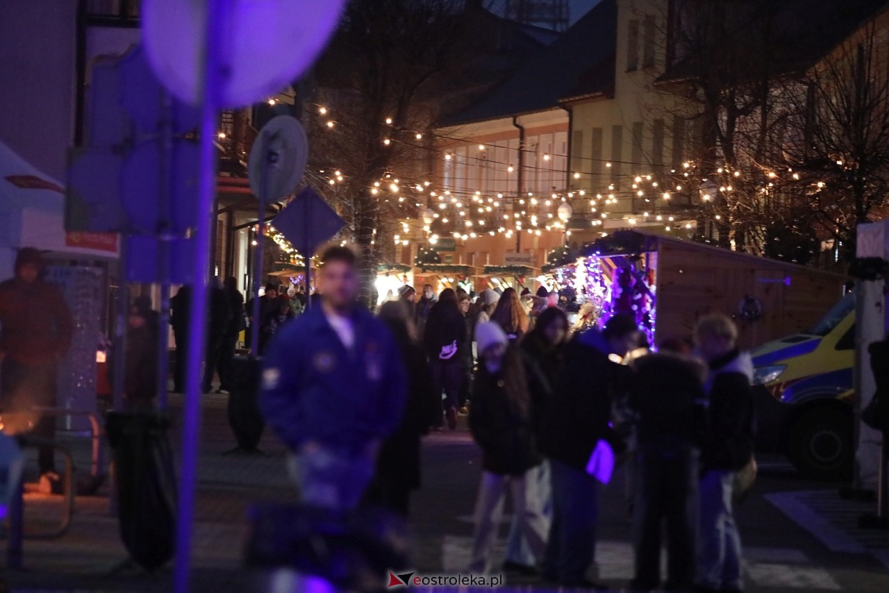 Jarmark Bożonarodzeniowy w Ostrołęce [4.12.2025] - zdjęcie #82 - eOstroleka.pl