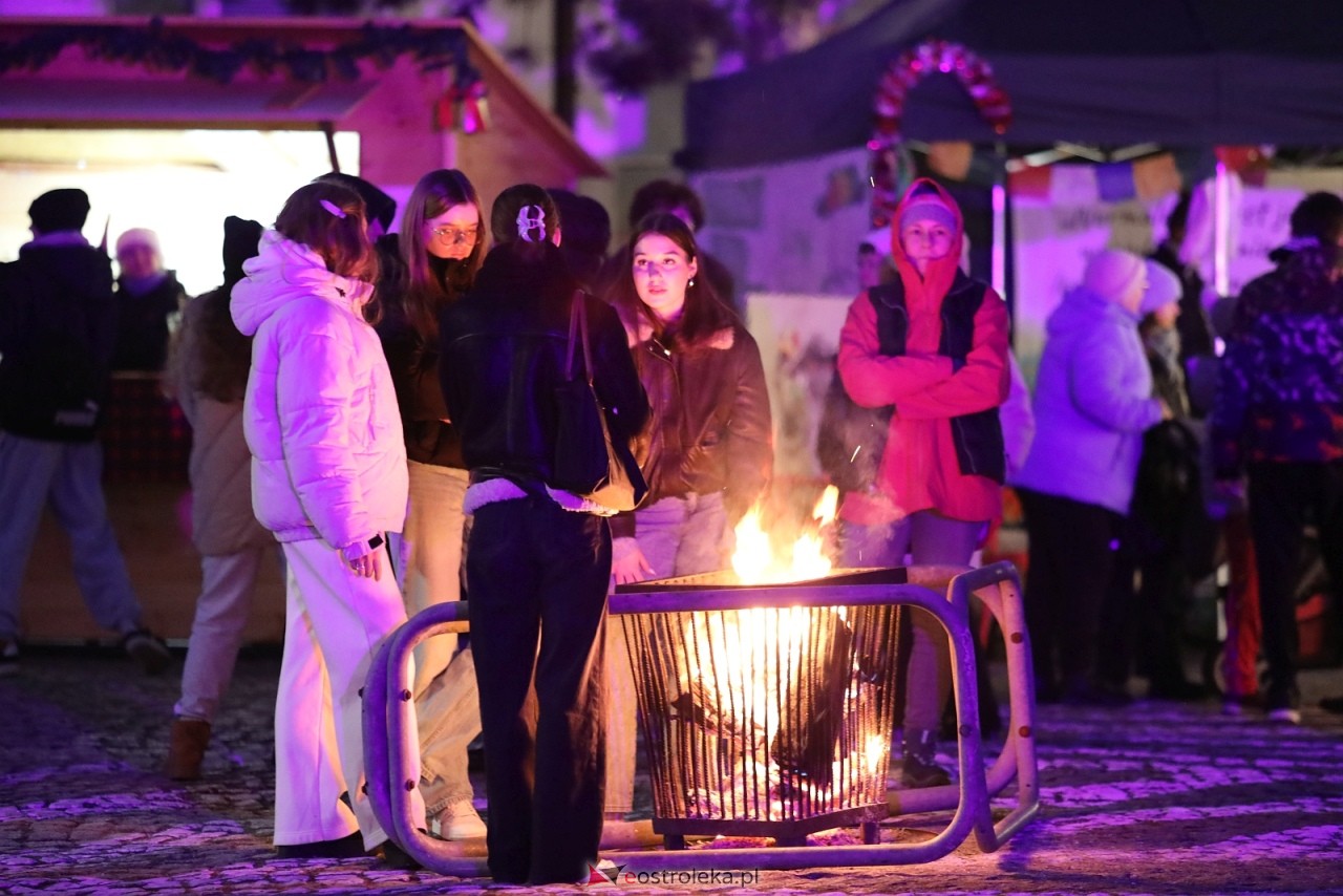 Jarmark Bożonarodzeniowy w Ostrołęce [4.12.2025] - zdjęcie #81 - eOstroleka.pl