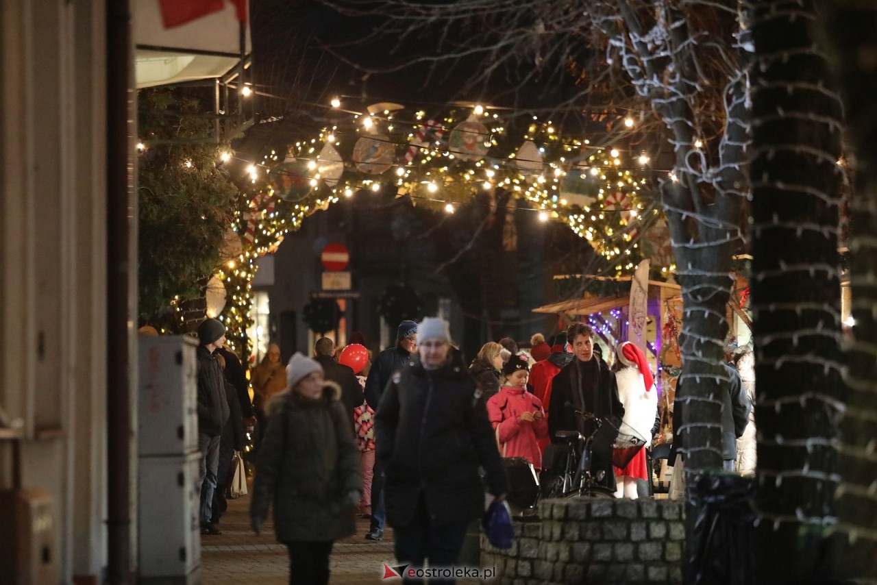 Jarmark Bożonarodzeniowy w Ostrołęce [4.12.2025] - zdjęcie #74 - eOstroleka.pl