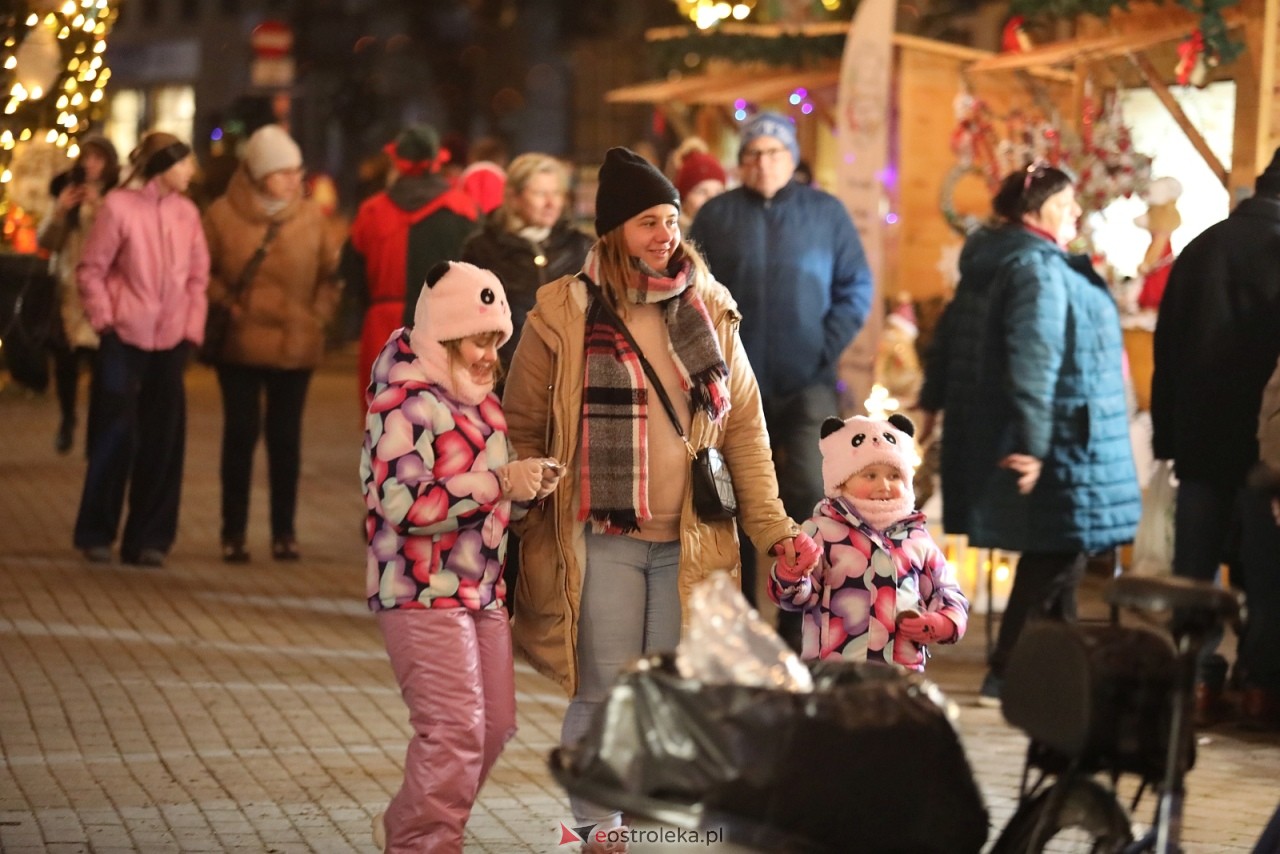 Jarmark Bożonarodzeniowy w Ostrołęce [4.12.2025] - zdjęcie #73 - eOstroleka.pl