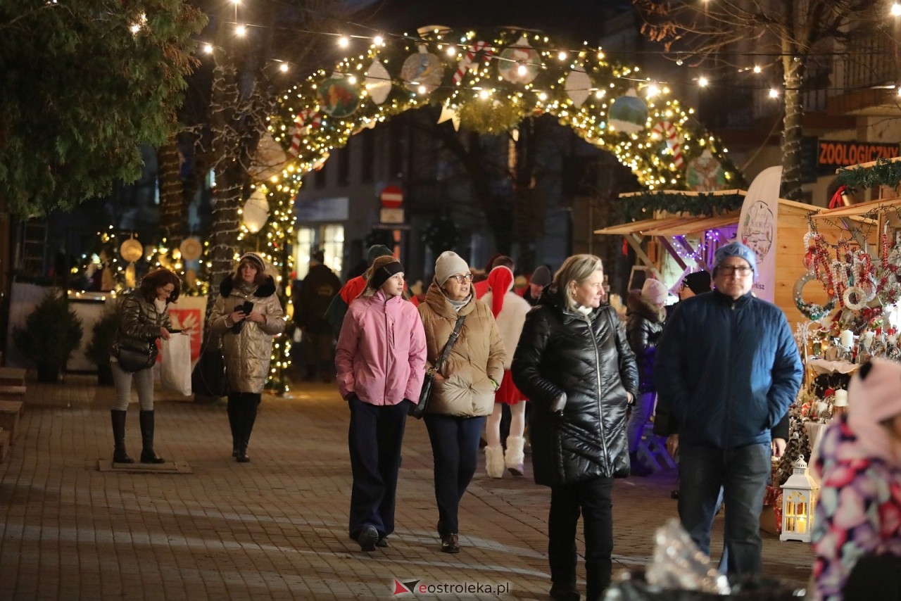 Jarmark Bożonarodzeniowy w Ostrołęce [4.12.2025] - zdjęcie #71 - eOstroleka.pl