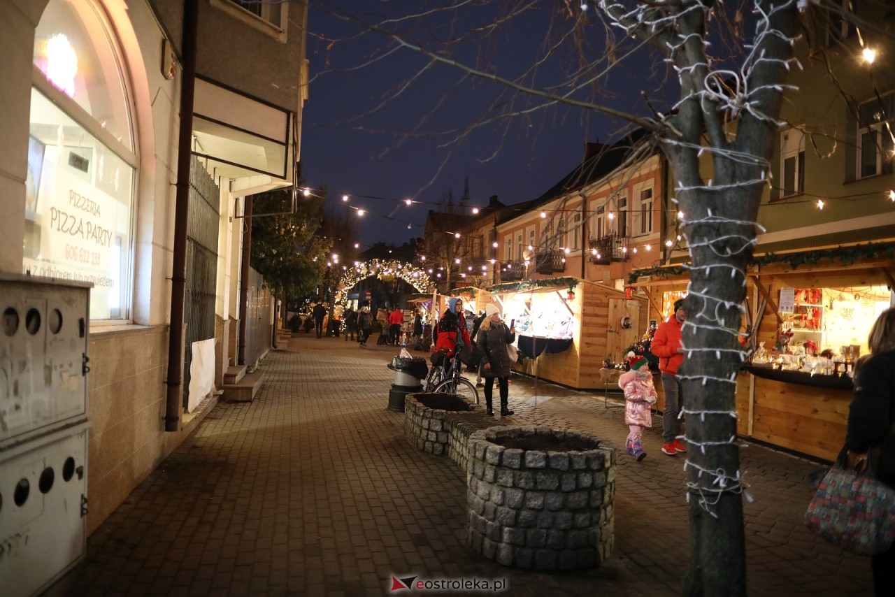 Jarmark Bożonarodzeniowy w Ostrołęce [4.12.2025] - zdjęcie #63 - eOstroleka.pl
