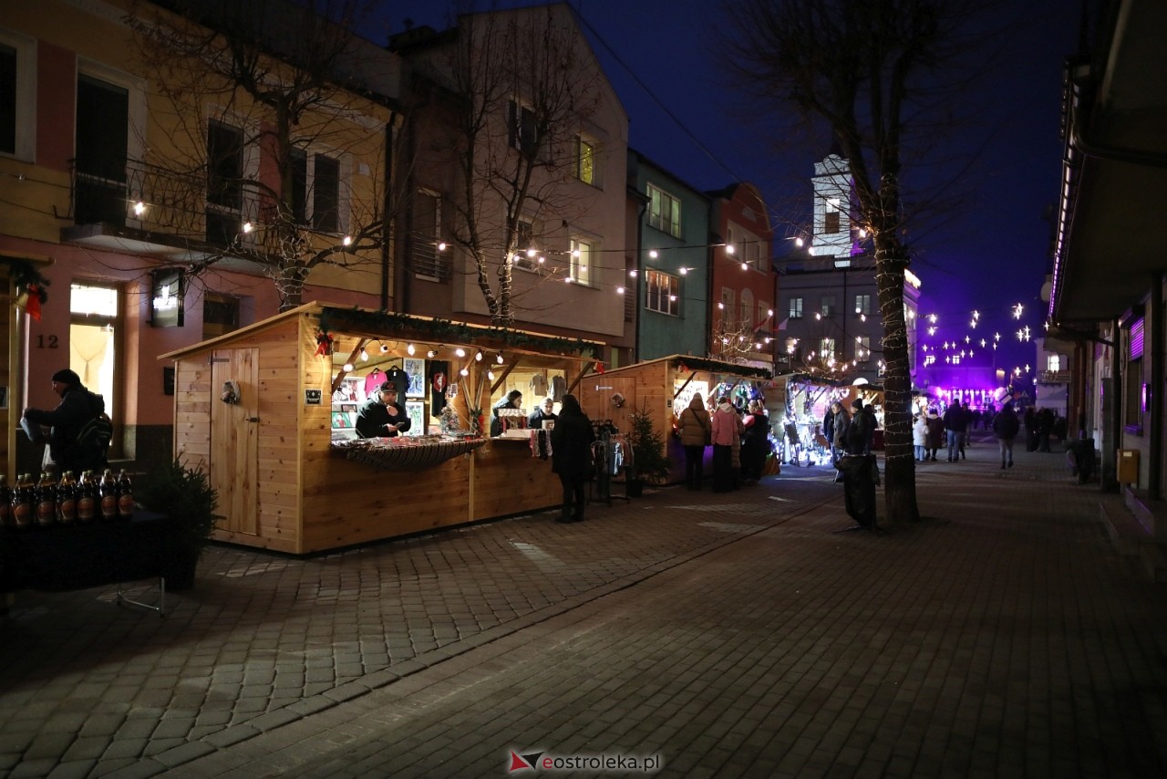 Jarmark Bożonarodzeniowy w Ostrołęce [4.12.2025] - zdjęcie #60 - eOstroleka.pl