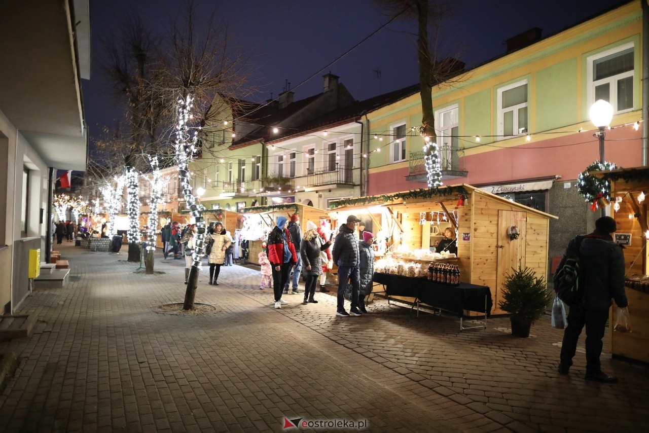Jarmark Bożonarodzeniowy w Ostrołęce [4.12.2025] - zdjęcie #59 - eOstroleka.pl