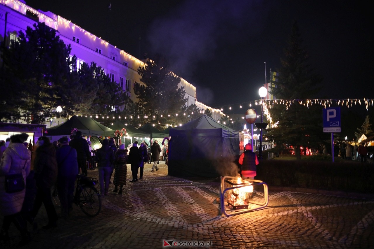 Jarmark Bożonarodzeniowy w Ostrołęce [4.12.2025] - zdjęcie #52 - eOstroleka.pl
