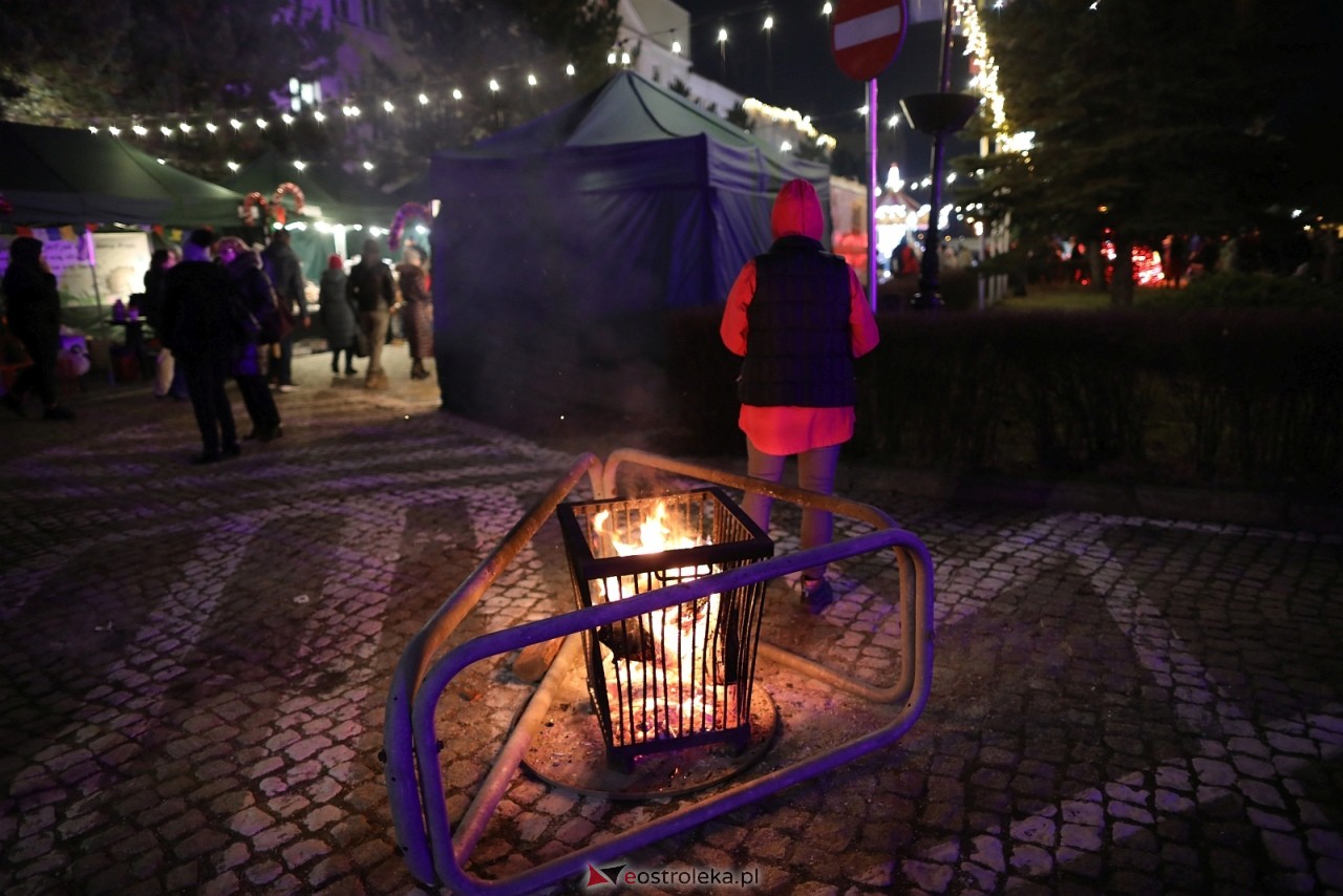Jarmark Bożonarodzeniowy w Ostrołęce [4.12.2025] - zdjęcie #50 - eOstroleka.pl