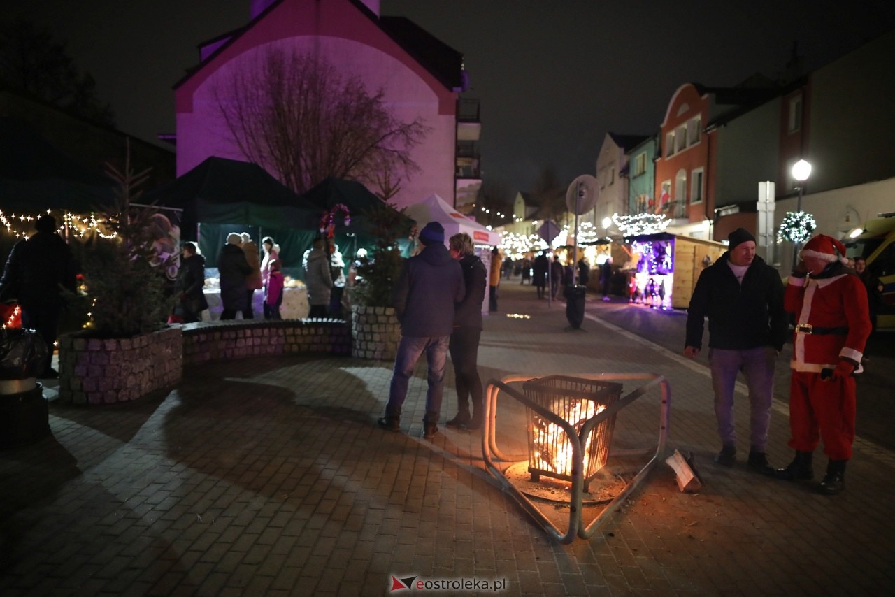 Jarmark Bożonarodzeniowy w Ostrołęce [4.12.2025] - zdjęcie #40 - eOstroleka.pl