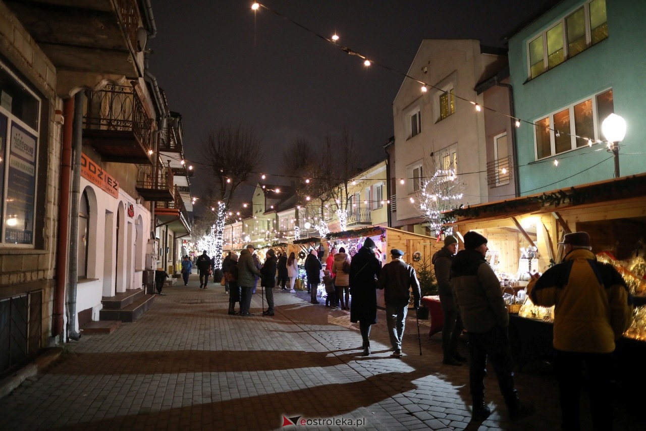 Jarmark Bożonarodzeniowy w Ostrołęce [4.12.2025] - zdjęcie #39 - eOstroleka.pl