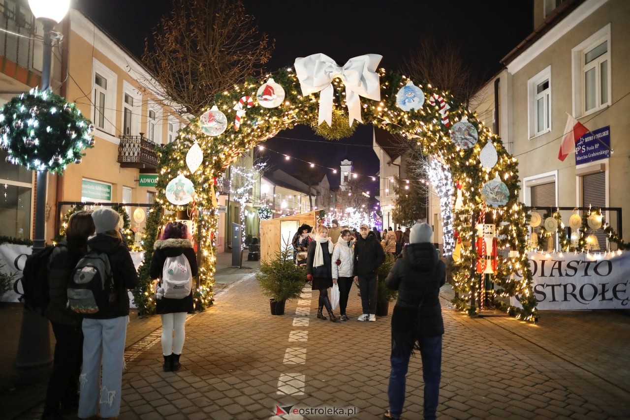 Jarmark Bożonarodzeniowy w Ostrołęce [4.12.2025] - zdjęcie #36 - eOstroleka.pl