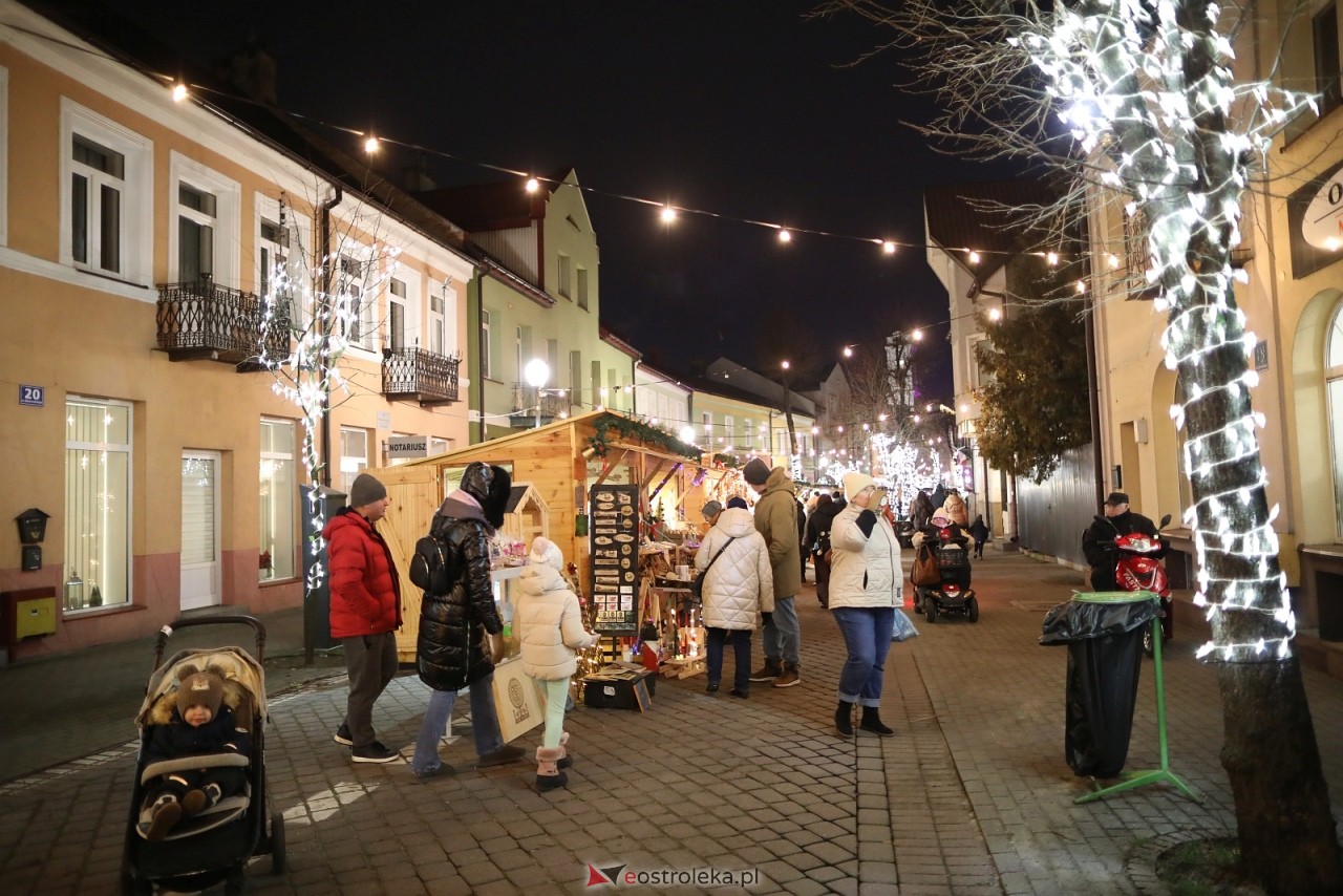 Jarmark Bożonarodzeniowy w Ostrołęce [4.12.2025] - zdjęcie #33 - eOstroleka.pl